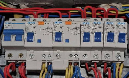 配電箱里的這行字，是保命的最后一道防線